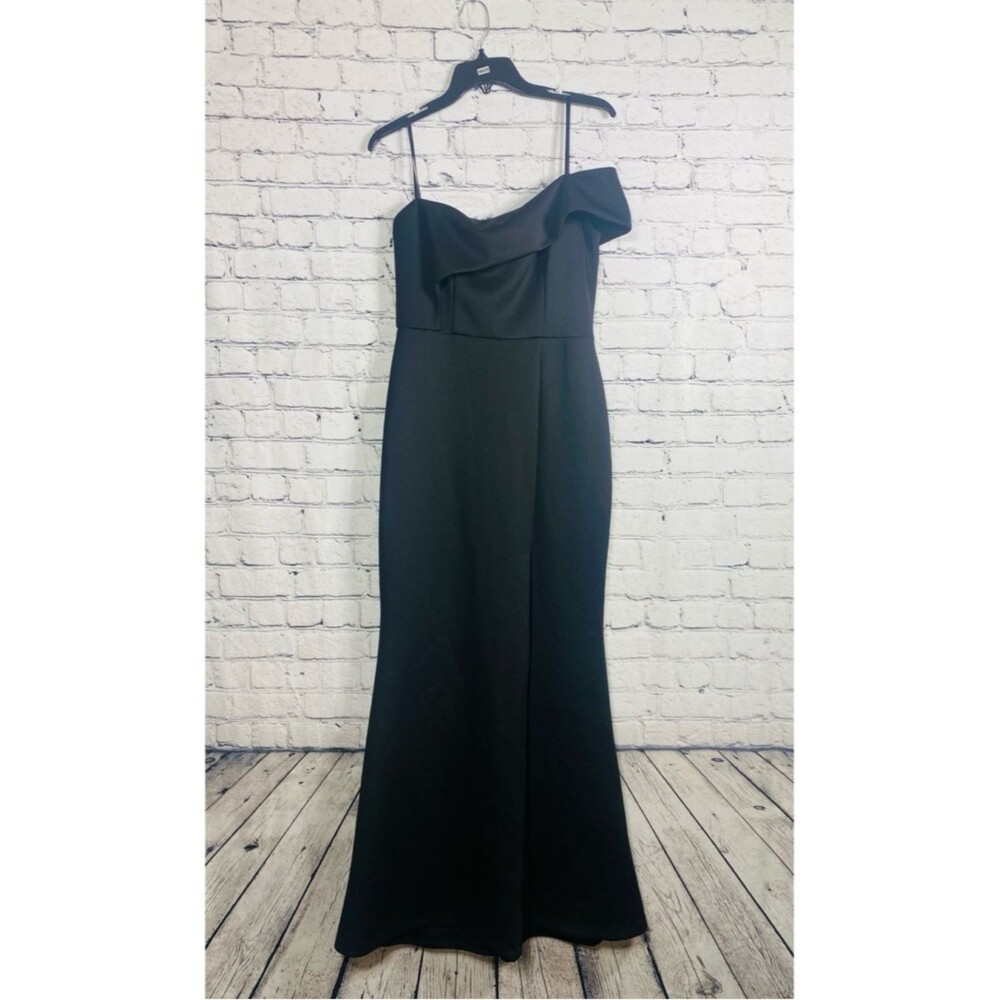 Aqua Bloomingdale’s exclusive Black One-Shoulder Back Zipper Evening Gown Size 8